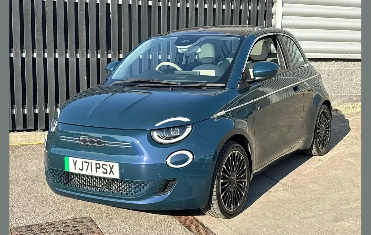 Used Fiat 500e La Prima 86 kW (118 HP) 2021 Green Hatchback