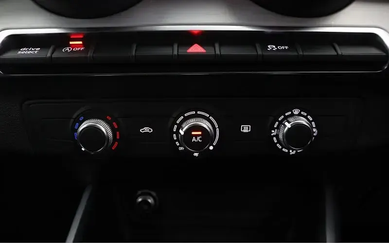 Used Audi Q2 S-Line 150 HP (110 kW) 2024 Black SUV