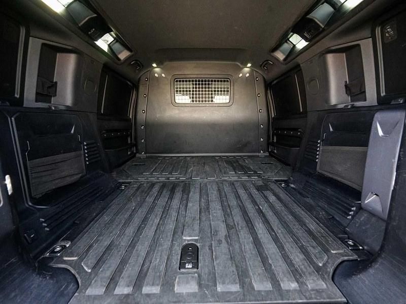 Used Land Rover Defender SE 250 HP (183 kW) 2021 Black SUV