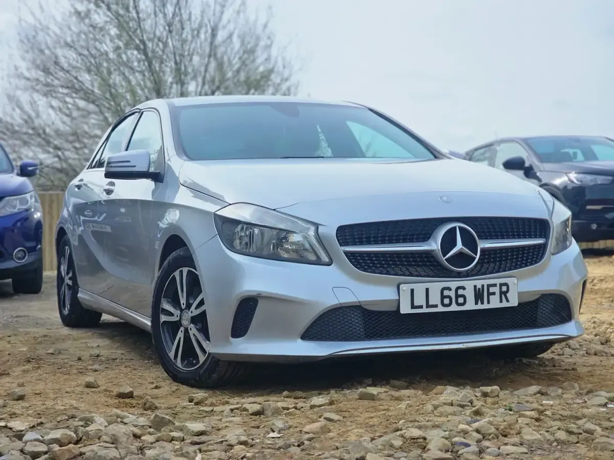 Used Mercedes A180 SE 2016 Silver Hatchback