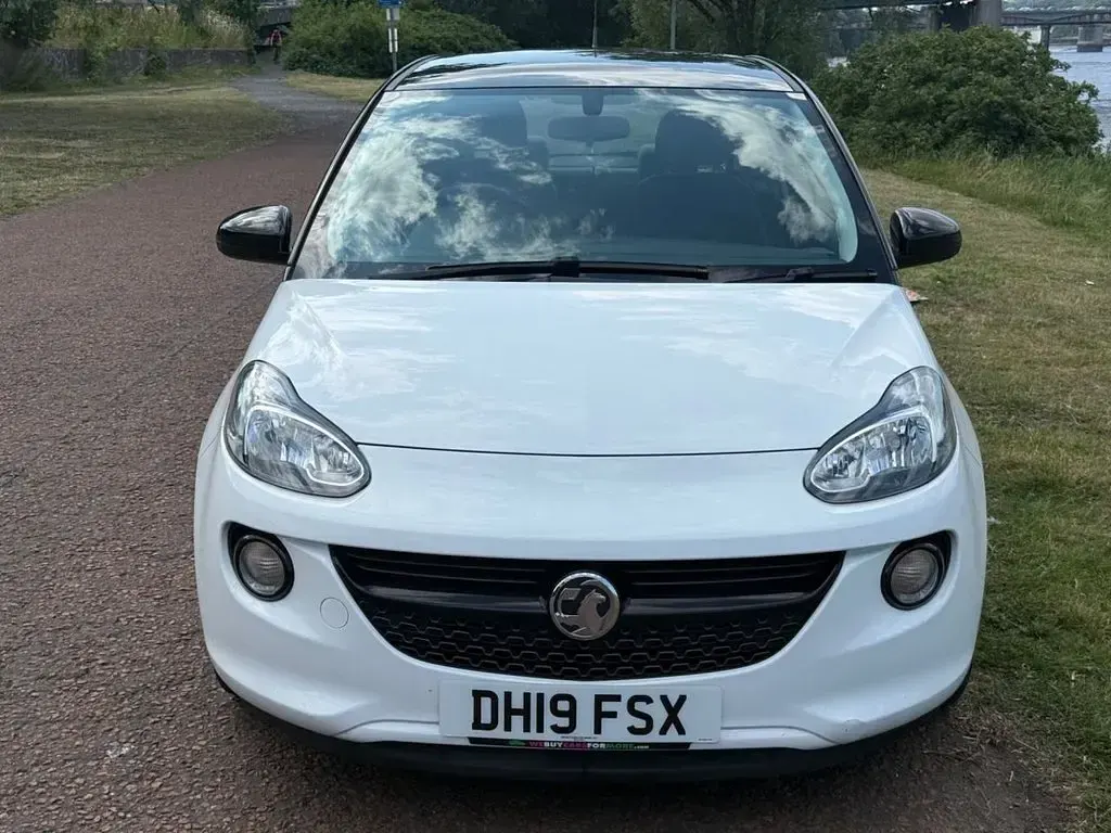 Used Vauxhall Adam 69 HP (50 kW) 2019 White Hatchback
