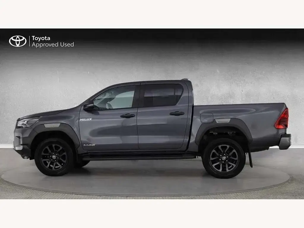 Używany Toyota HiLux 201 KM (147 kW) 2022 Szary Pickup