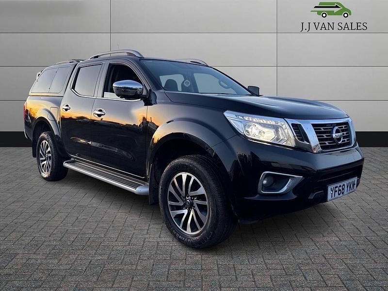 Black Used 2018 Nissan Navara Tekna Pickup | £16,995 (Good price) - Image 1/4