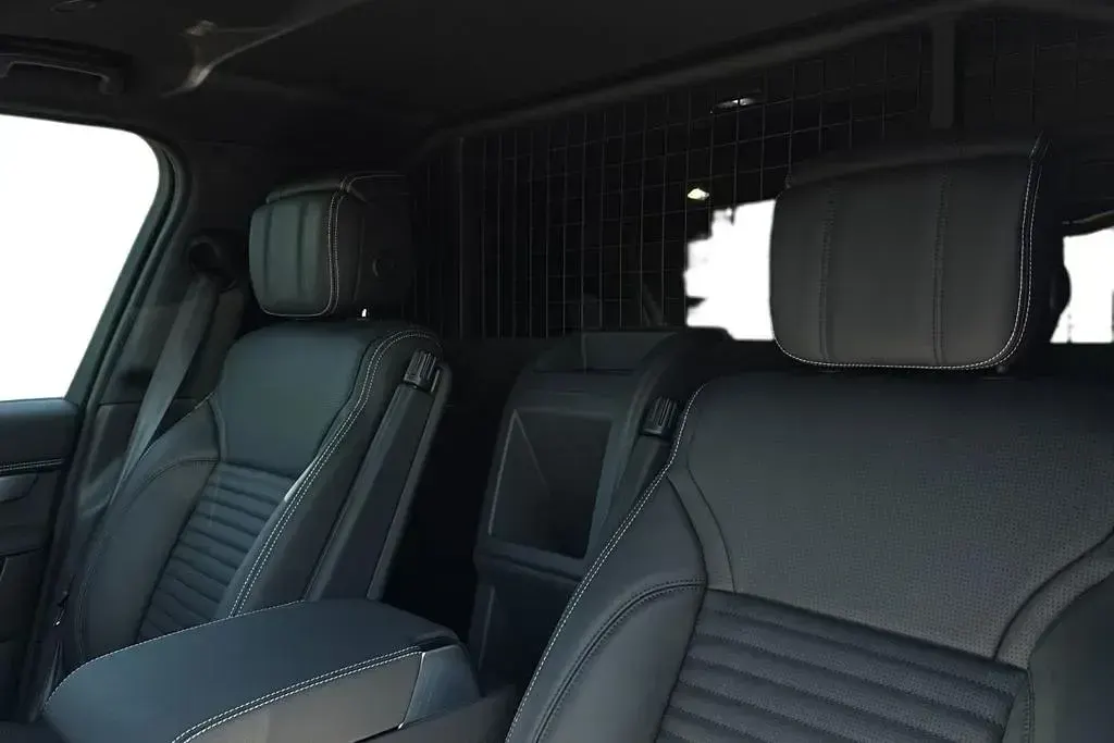 New Land Rover Discovery HSE Dynamic 350 HP (257 kW) 2026 Grey SUV