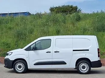 New Citroën e-Berlingo 100 HP (73 kW) 2026 White MPV