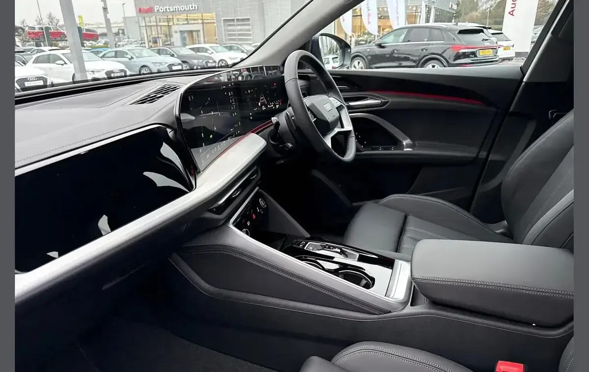 Used Audi Q5 Sport 268 HP (197 kW) 2025 Blue SUV