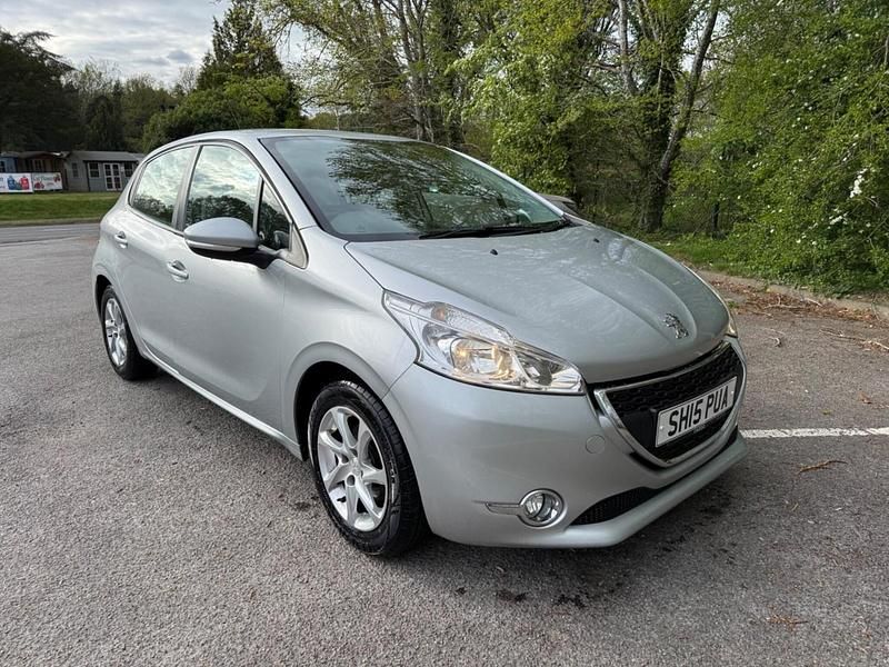 Begagnad Peugeot 208 Active 82 HK (60 kW) 2015 Silver Halvkombi