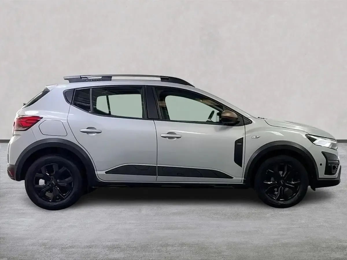 Begagnad Dacia Sandero Extreme 90 HK (66 kW) 2023 Grå Halvkombi
