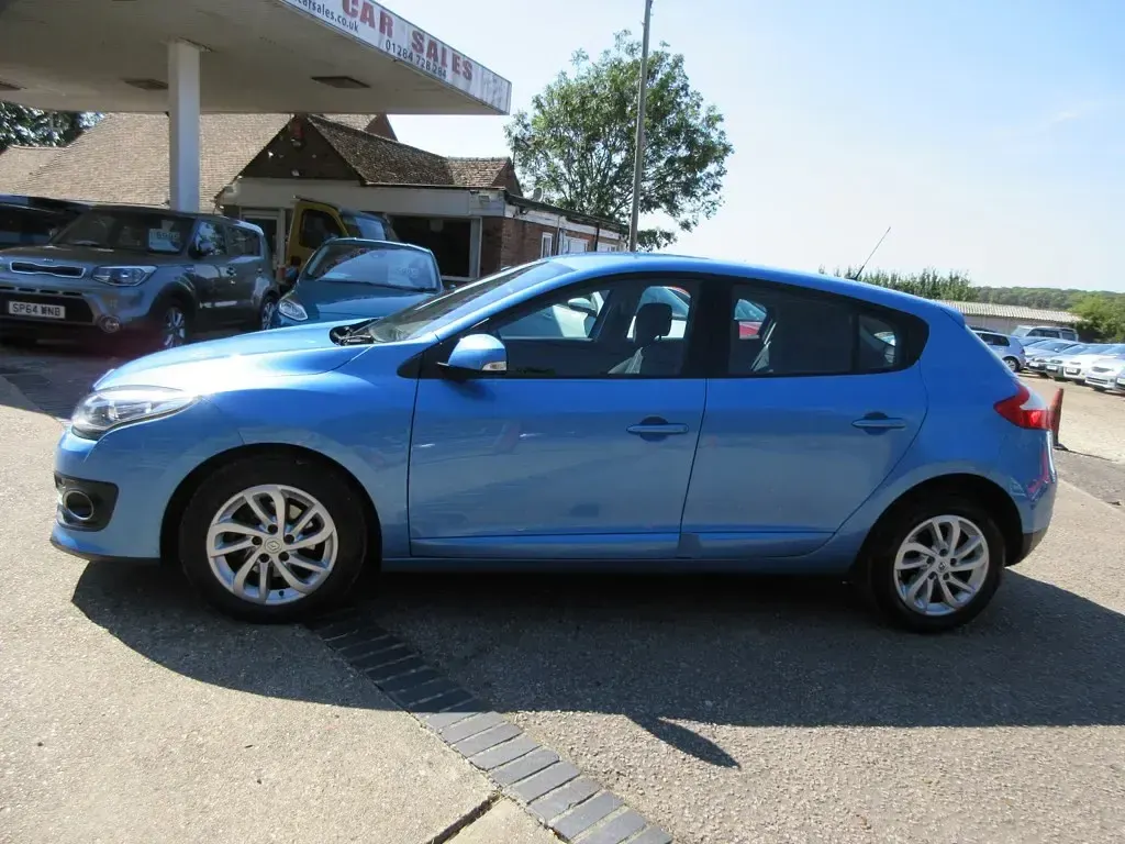 Used Renault Mégane III Dynamique 110 HP (80 kW) 2014 Blue Hatchback