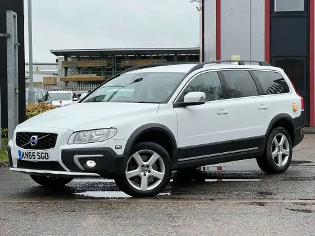 Used Volvo XC70 2015 White Estate