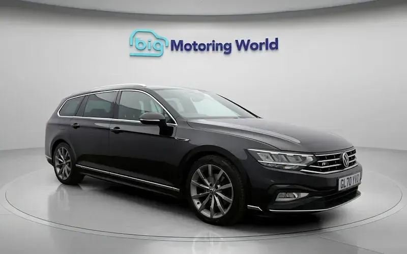 Used VW Passat R-line 150 HP (110 kW) 2023 Estate