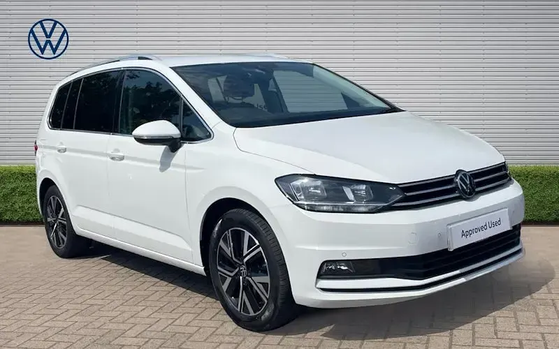 Used VW Touran SEL 150 HP (110 kW) 2023 MPV
