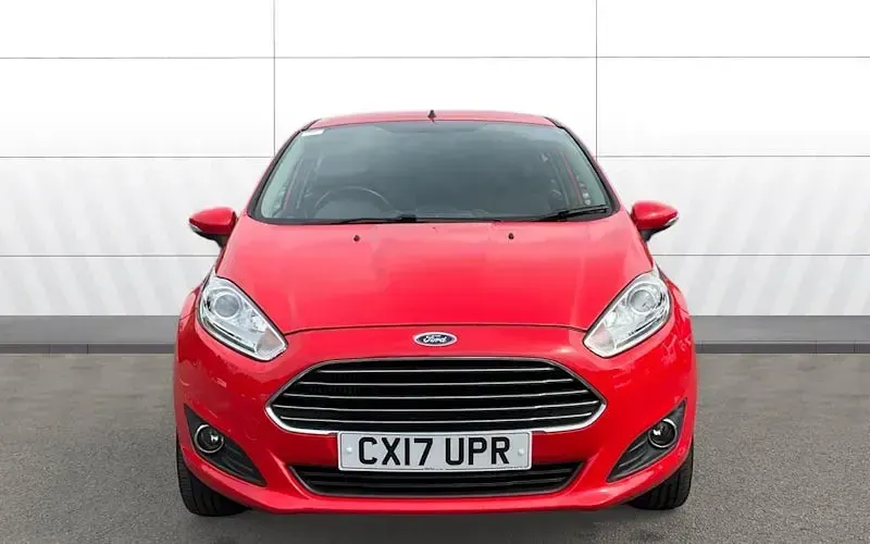 Używany Ford Fiesta Zetec 101 KM (74 kW) 2017 Czerwony Hatchback