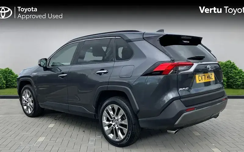 Second-hand Toyota RAV4 218 CP (160 kW) 2025 SUV