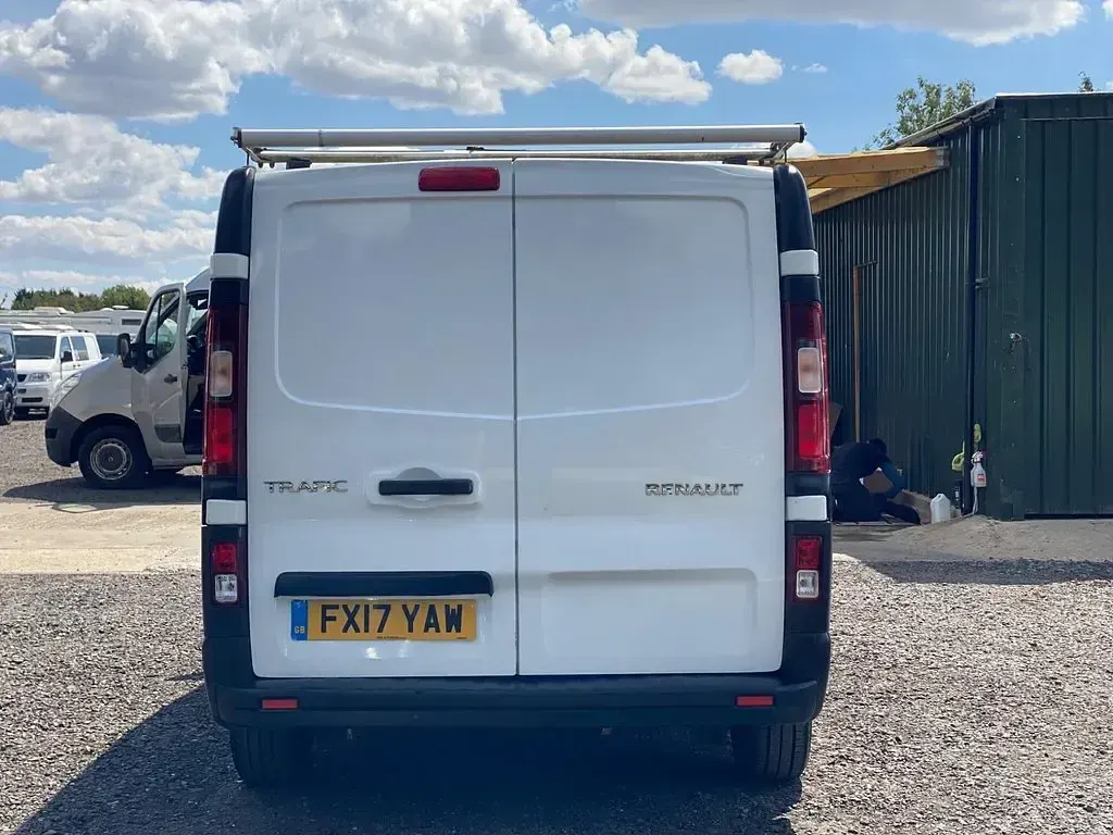 Used Renault Trafic Business 2017 White MPV