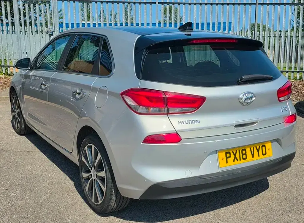 Used Hyundai i30 Premium SE 110 HP (80 kW) 2018 Silver Hatchback