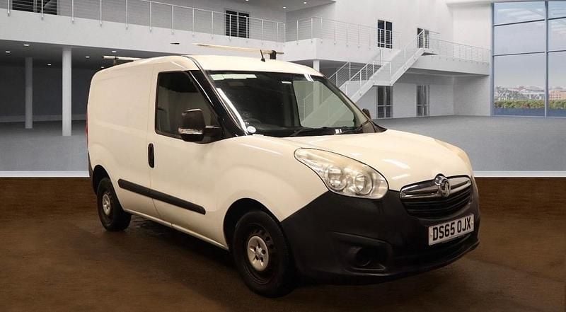 Used Vauxhall Combo 89 HP (65 kW) 2015 White Van