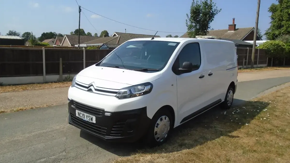 Used Citroën Dispatch 120 HP (88 kW) 2019 White MPV