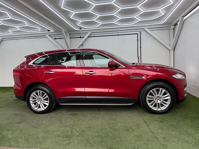 Used Jaguar F-Pace Portfolio 240 HP (176 kW) 2017 Red SUV