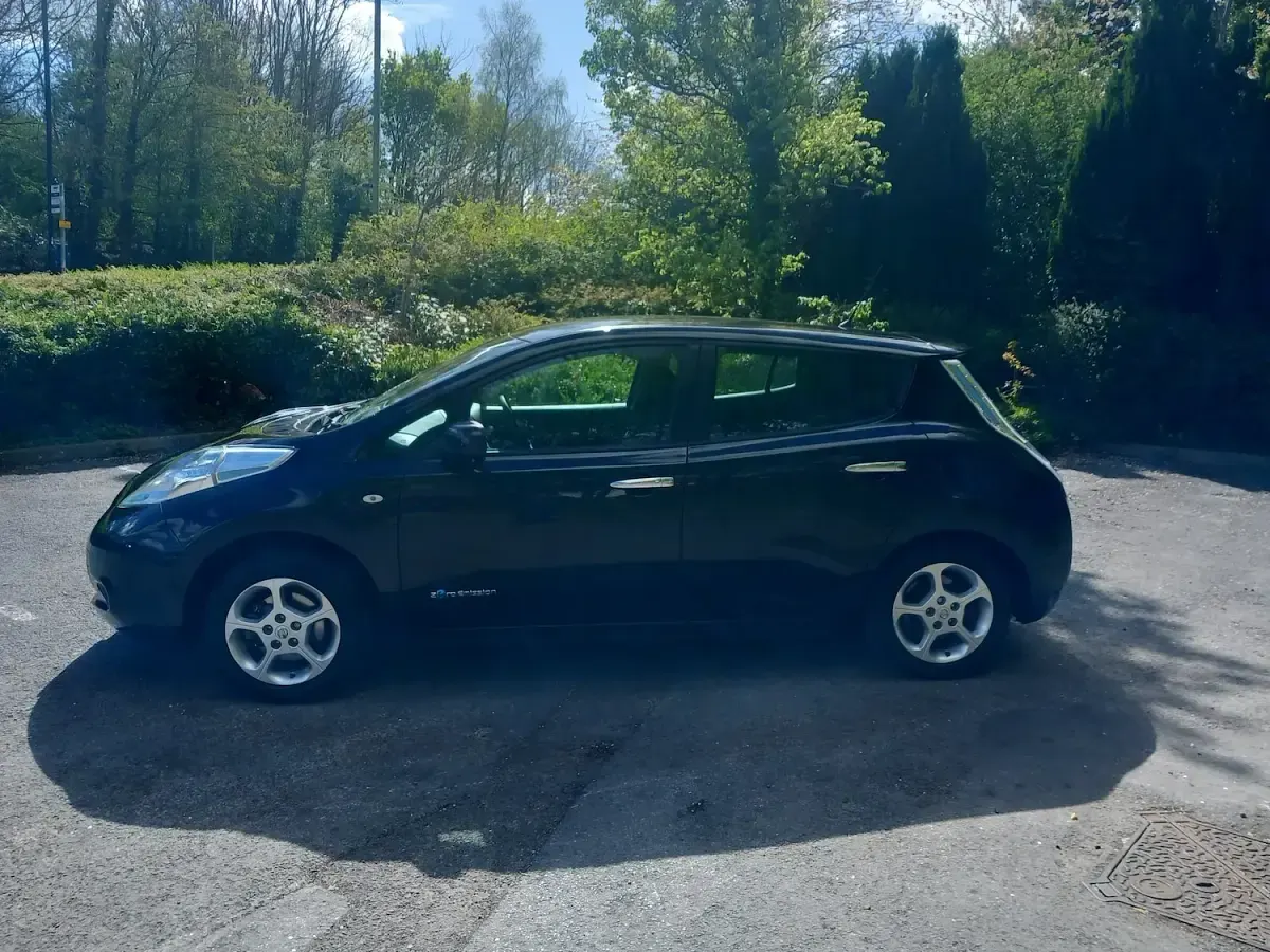 Used Nissan Leaf Acenta 80 kW (109 HP) 2016 Black Hatchback