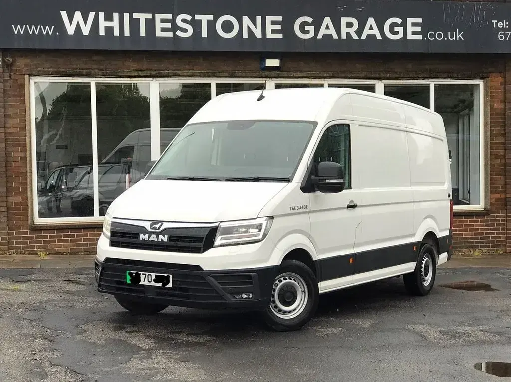 Used MAN TGE 100 kW (136 HP) 2021 White Van