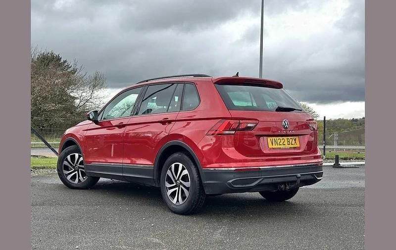 Usado VW Tiguan Active 150 HP (110 kW) 2022 Vermelho SUV