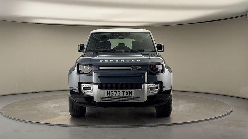 Used Land Rover Defender SE 250 HP (183 kW) 2023 Tasman blue SUV