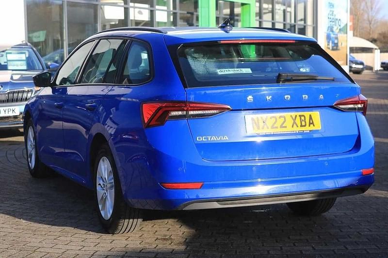 Used Skoda Octavia SE 116 HP (85 kW) 2022 Blue Estate