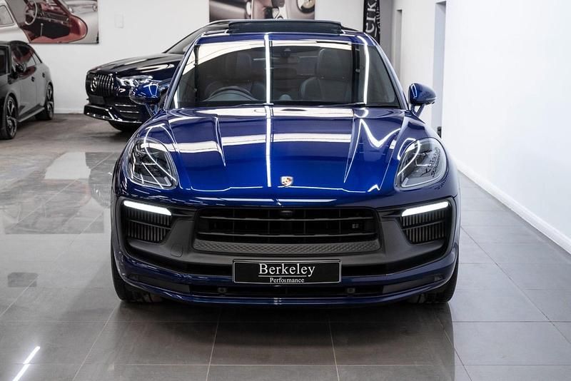 Used Porsche Macan 440 HP (323 kW) 2023 Blue SUV
