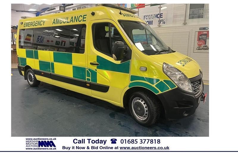 Yellow Used 2017 Renault Master Van | £11,100 - Image 1/4
