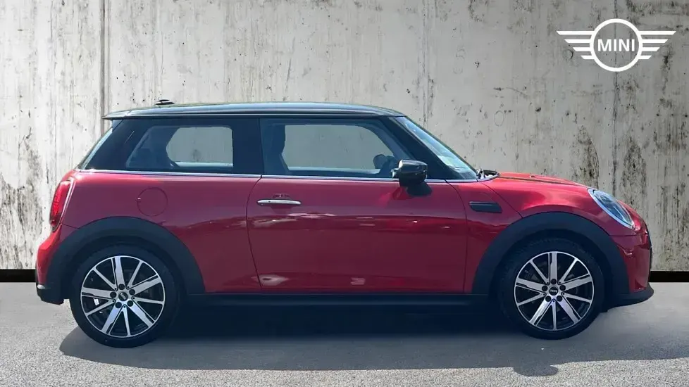 Usado Mini Cooper Classic 134 HP (98 kW) 2023 Vermelho Citadino