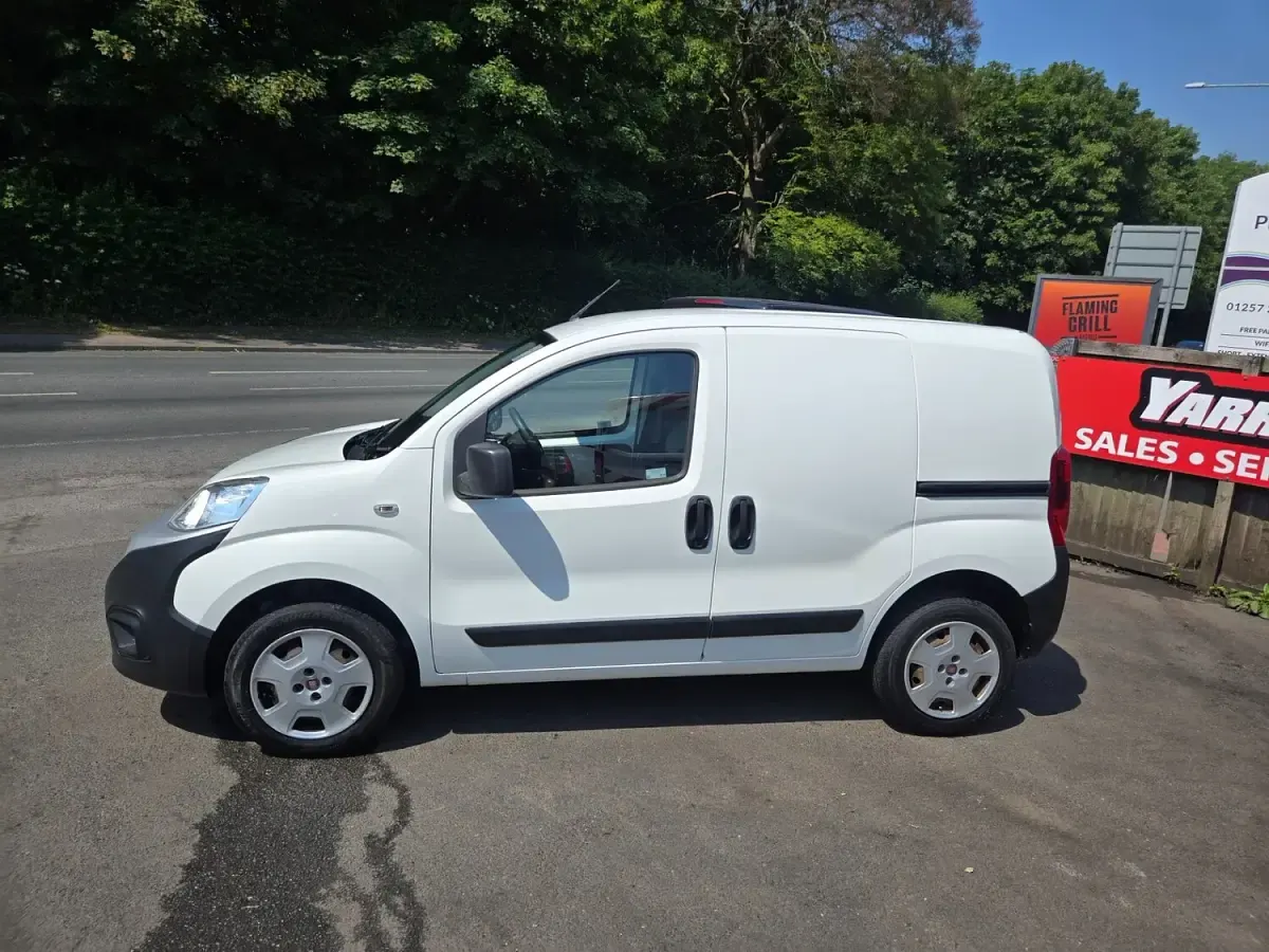Used Fiat Fiorino 77 HP (56 kW) 2019 White MPV