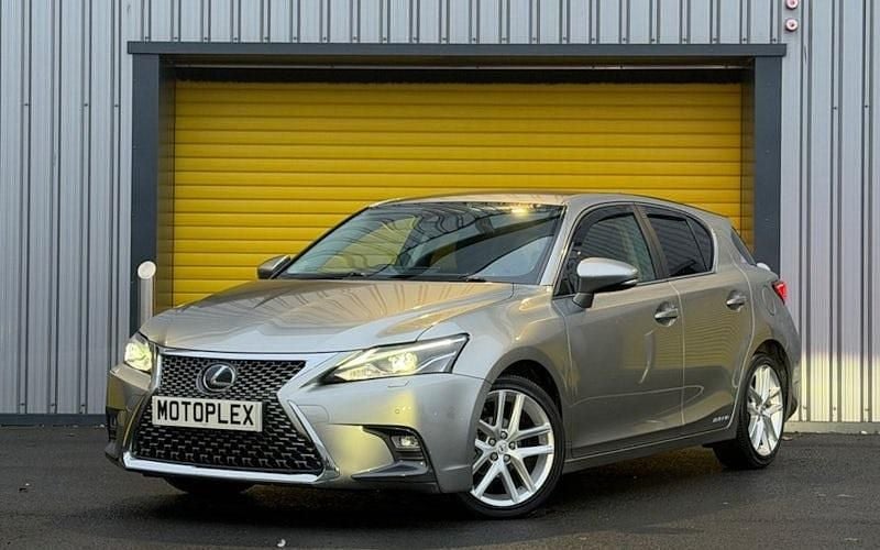 Used Lexus CT200h 136 HP (100 kW) 2017 Silver Hatchback