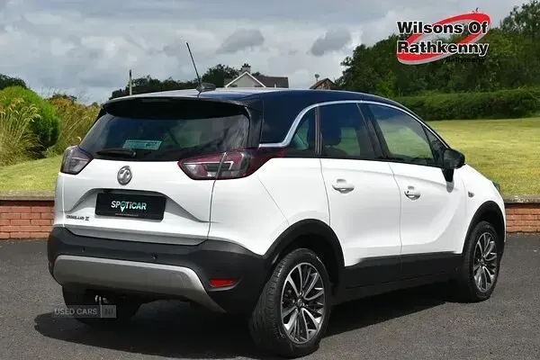 Used Vauxhall Crossland X Elite 130 HP (95 kW) 2021 White SUV