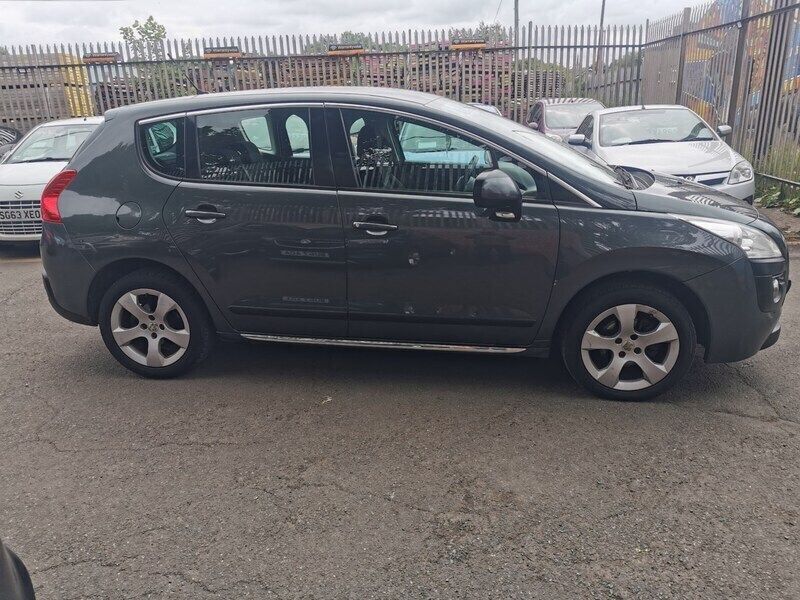 Grey Used 2013 Peugeot 3008 Active Hatchback | £2,995 (Good price) - Image 1/4