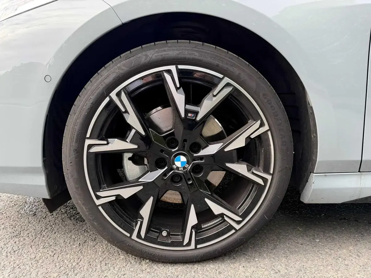 Neu BMW 120 M Sport 168 PS (123 kW) 2026 Grau Kleinwagen