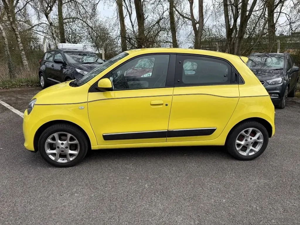 Usado Renault Twingo Dynamique 70 HP (51 kW) 2016 Amarelo Citadino