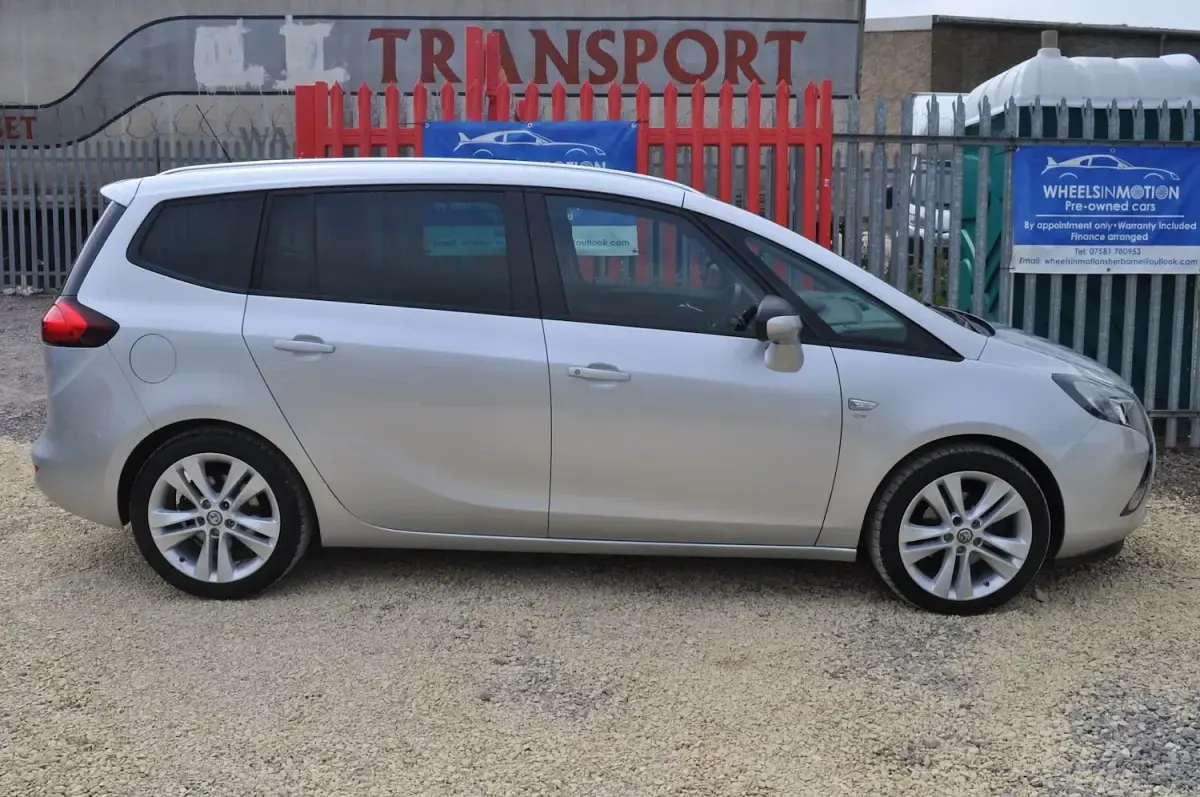 Used Vauxhall Zafira SRi 140 HP (102 kW) 2016 Silver MPV