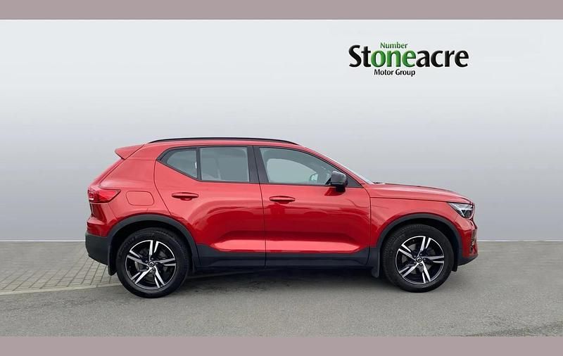 Used Volvo XC40 Plus 161 HP (118 kW) 2023 Red SUV