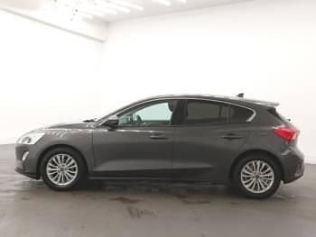 Used Ford Focus Titanium 125 HP (91 kW) 2018 Grey Hatchback