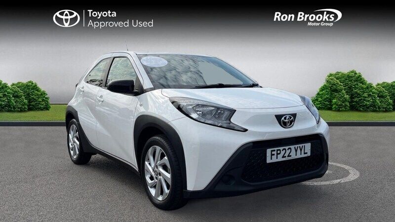 White Used 2022 Toyota Aygo PURE Hatchback | £13,584 (Fair price) - Image 1/4