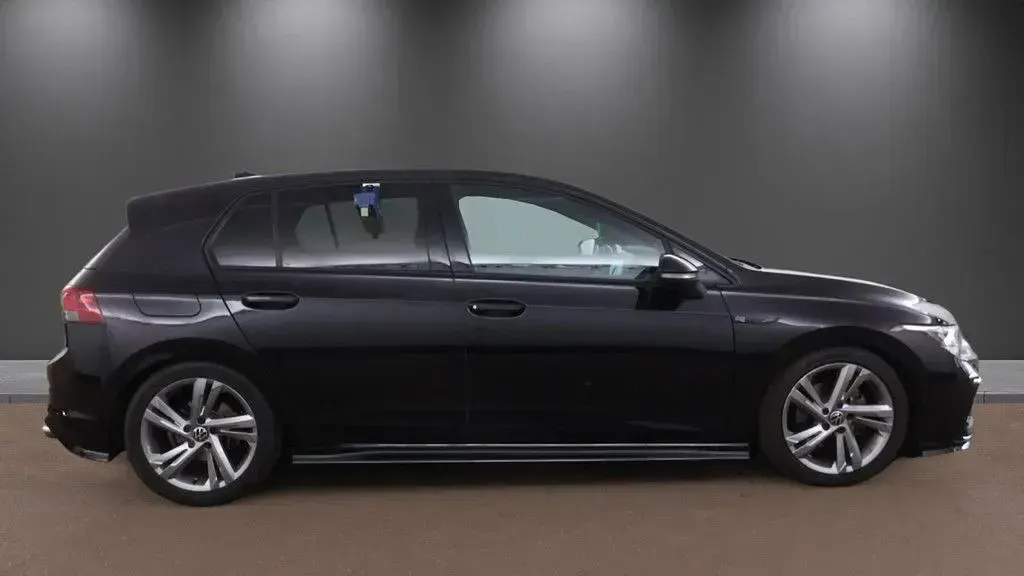 Used VW Golf VIII R-line 150 HP (110 kW) 2022 Black Hatchback