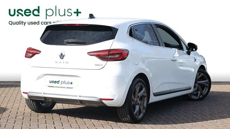 Used Renault Clio V RS Line 2022 White Hatchback