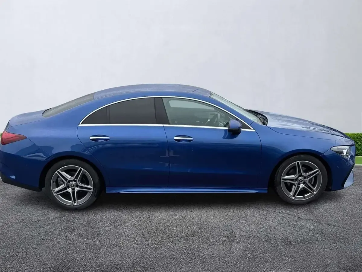 Begagnad Mercedes CLA180 Executive 2024 Blå Sedan