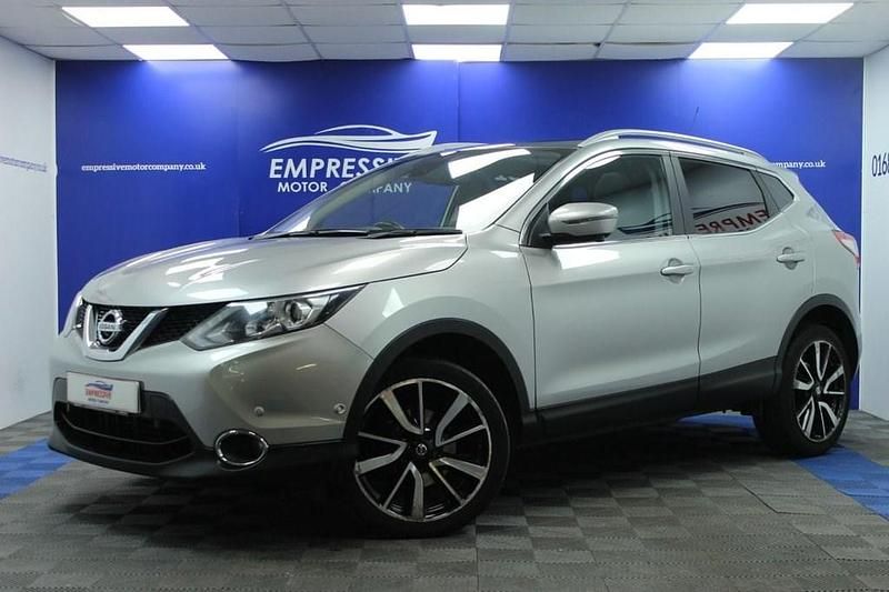 Used Nissan Qashqai Tekna 110 HP (80 kW) 2017 Silver SUV