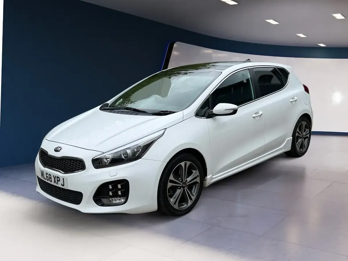 Used Kia Ceed GT-Line S 136 HP (100 kW) 2018 White Hatchback