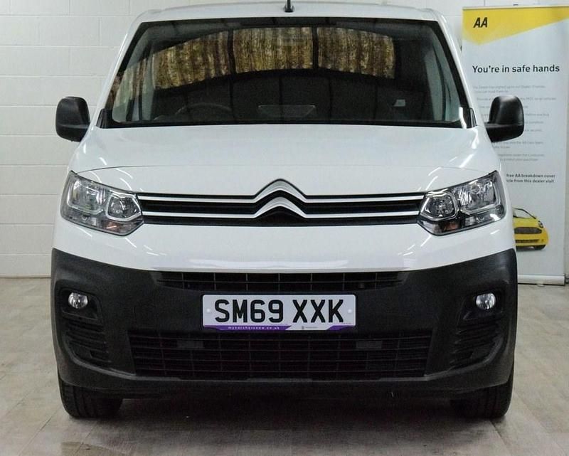 Used Citroën Berlingo 75 HP (55 kW) 2020 White MPV