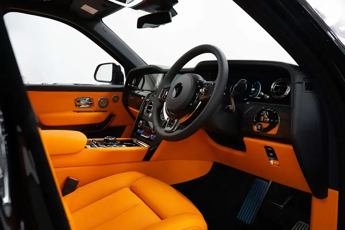New Rolls Royce Cullinan 571 HP (419 kW) 2026 Black SUV