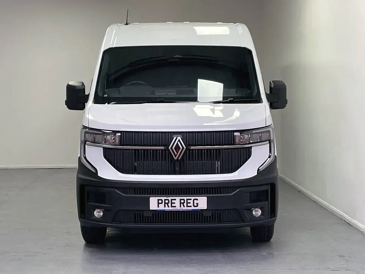 New Renault Master 130 HP (95 kW) 2025 White MPV