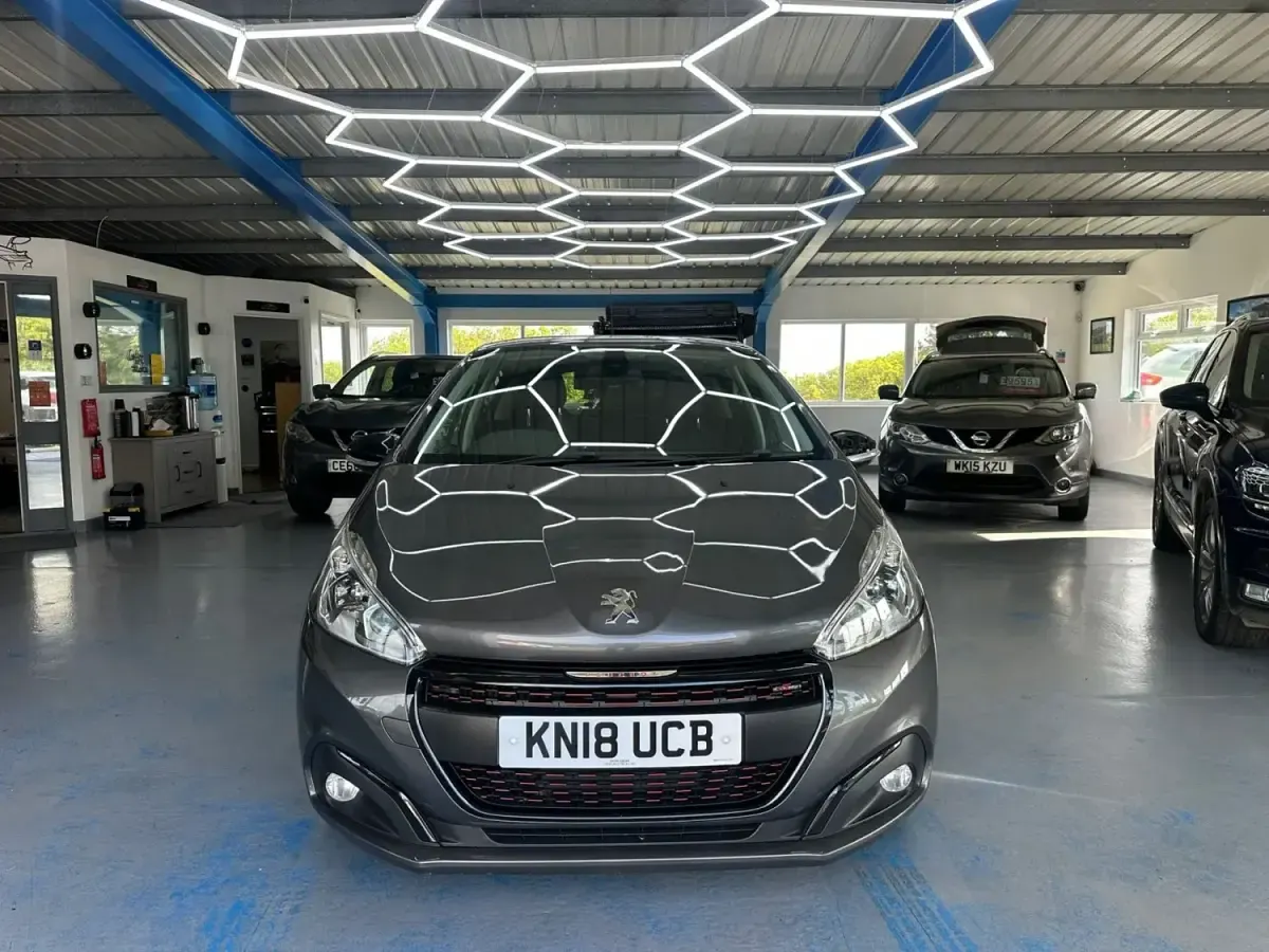 Usado Peugeot 208 GT-line 2018 Cinzento Citadino